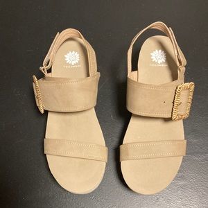 YELLOWBOX PLATFORM SANDALS Tan 8 worn once